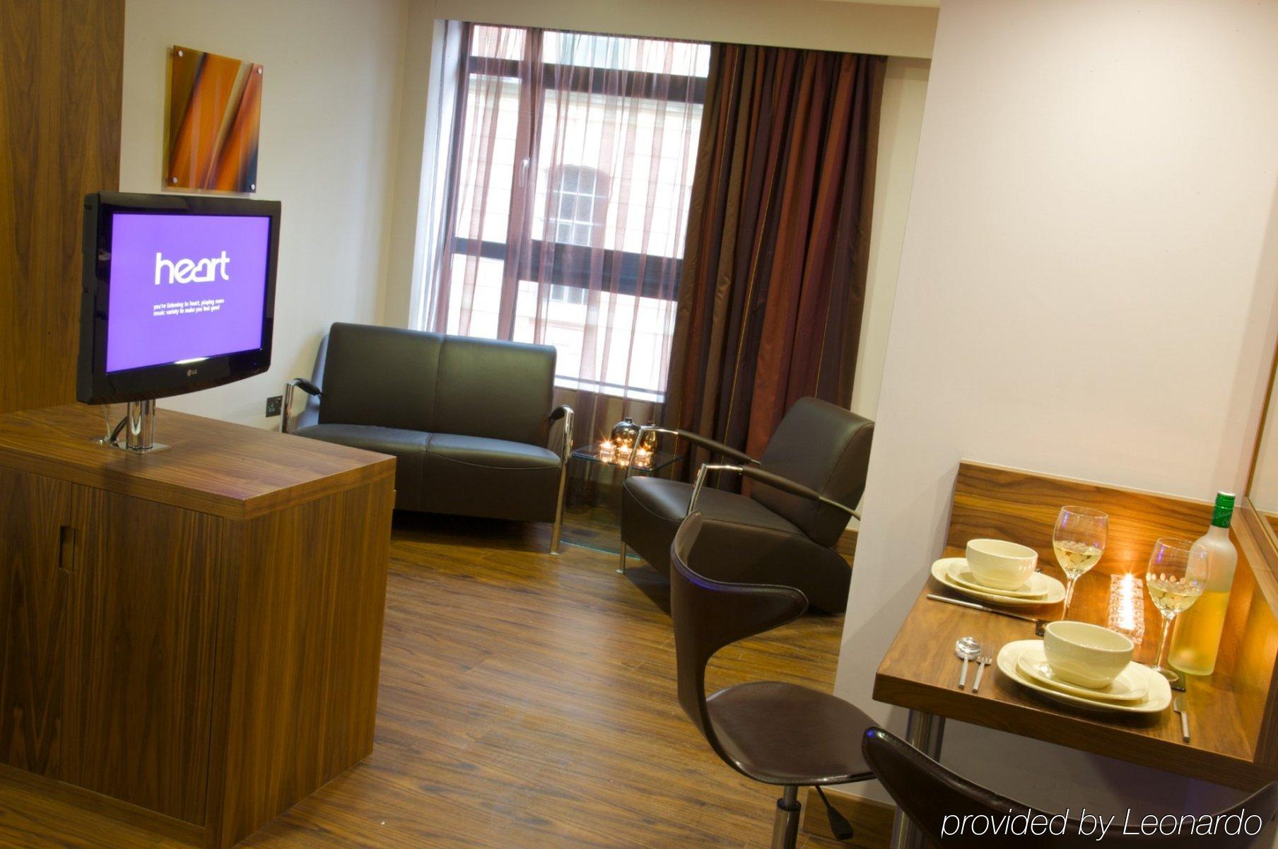 Roomzzz Leeds City Extérieur photo