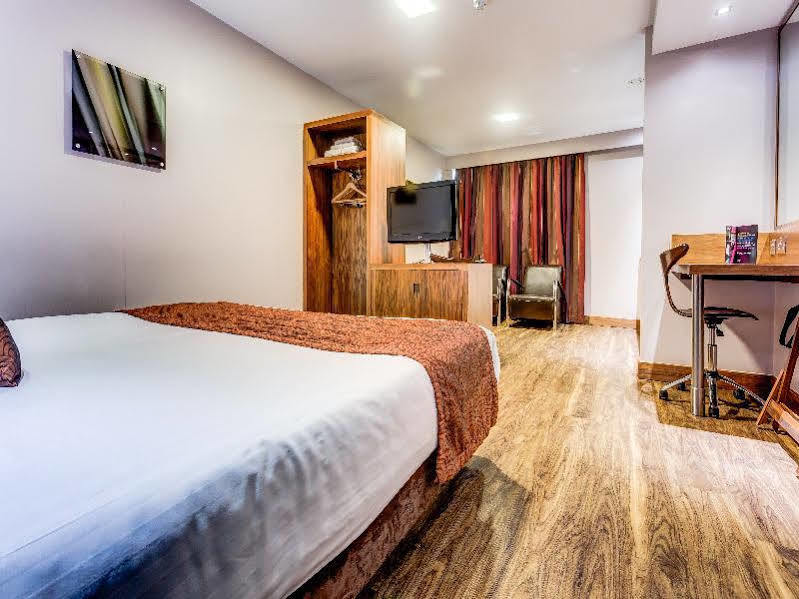 Roomzzz Leeds City Extérieur photo